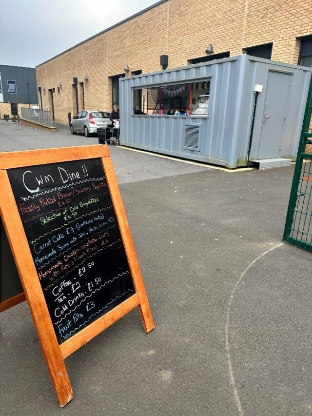Saw food truck